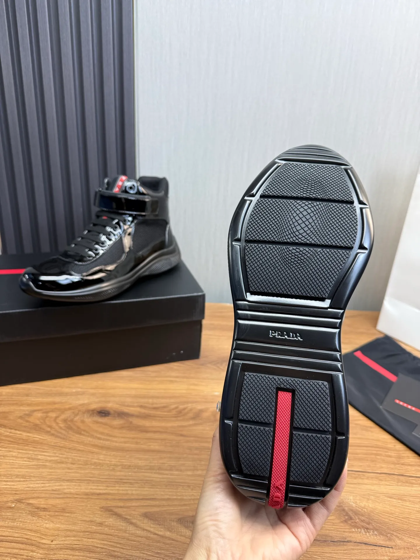 Men's shoes 700💰 [PRADA] Hot selling items🔥Must be recommended every day~~ Official website synchronized, 1:1 high quality shipments✔️ Imported cowhide fabric.+ cowhide lining, original bottom, high-end airplane box packaging🎁 38-45 (38.45 custom-made, non-refundable)